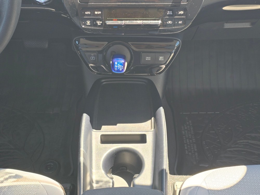 Thumbnail: 2020 Toyota Prius - 13