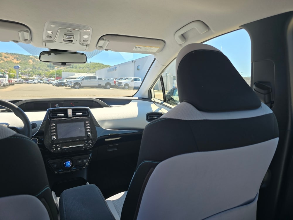 Thumbnail: 2020 Toyota Prius - 10