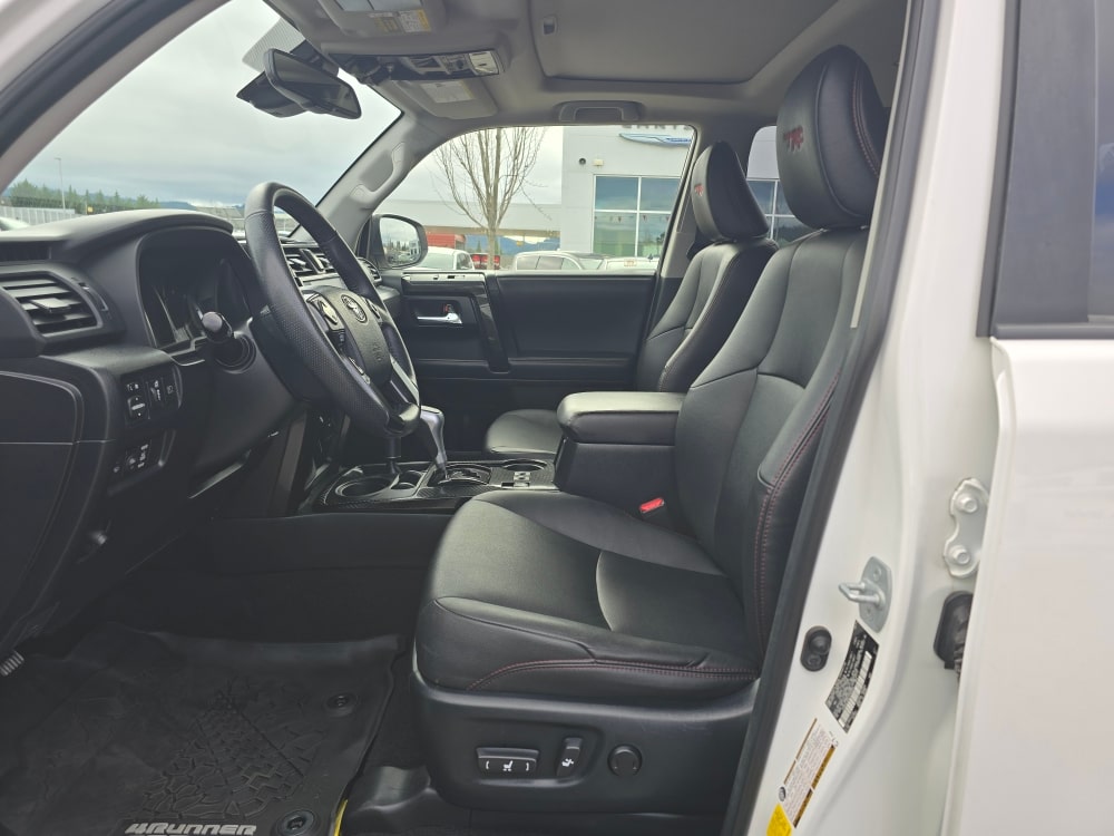 Thumbnail: 2020 Toyota 4Runner - 8