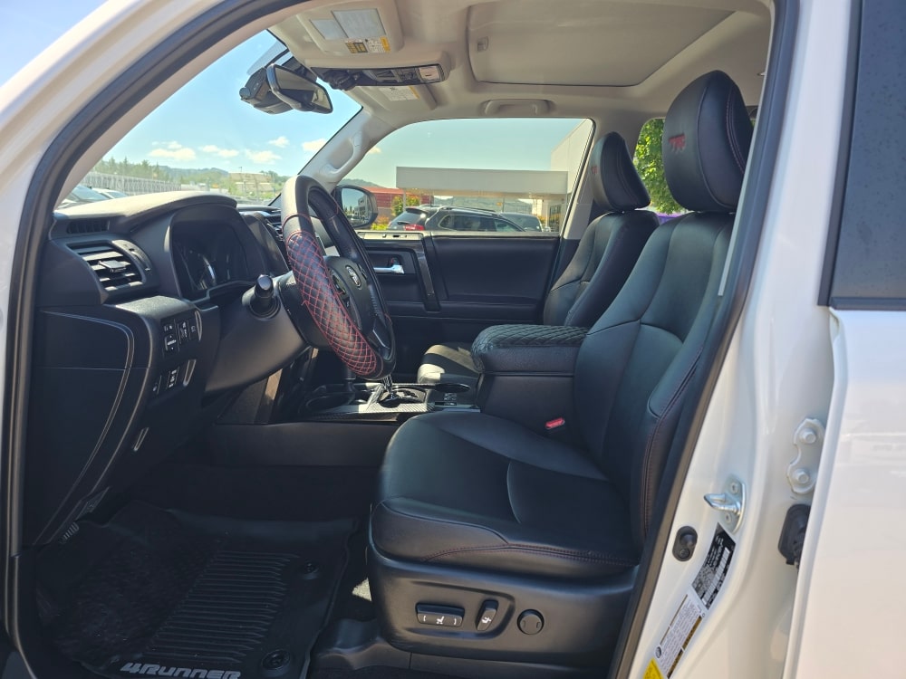 Thumbnail: 2020 Toyota 4Runner - 8