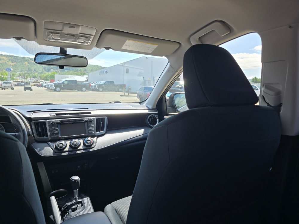 Thumbnail: 2015 Toyota RAV4 - 19