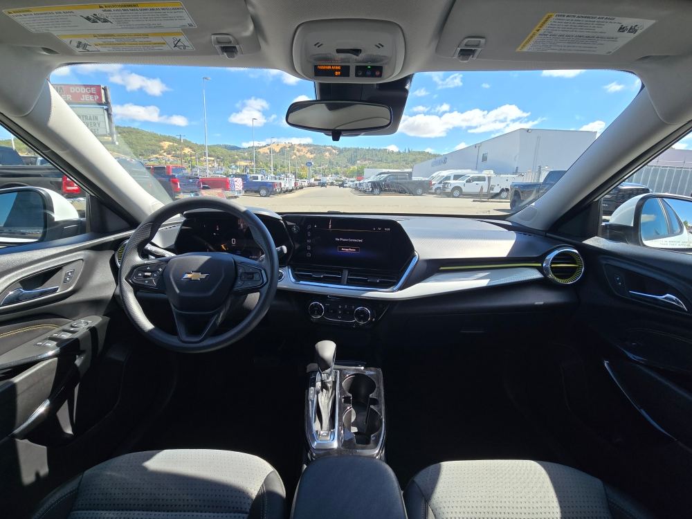 Thumbnail: 2025 Chevrolet Trax - 11