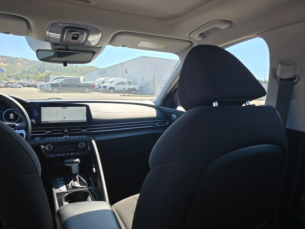 Thumbnail: 2024 Hyundai Elantra - 11