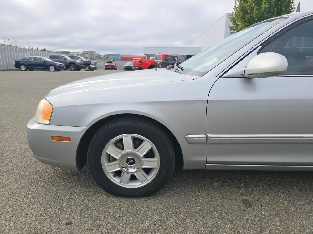 Thumbnail: 2004 Kia Optima - 5
