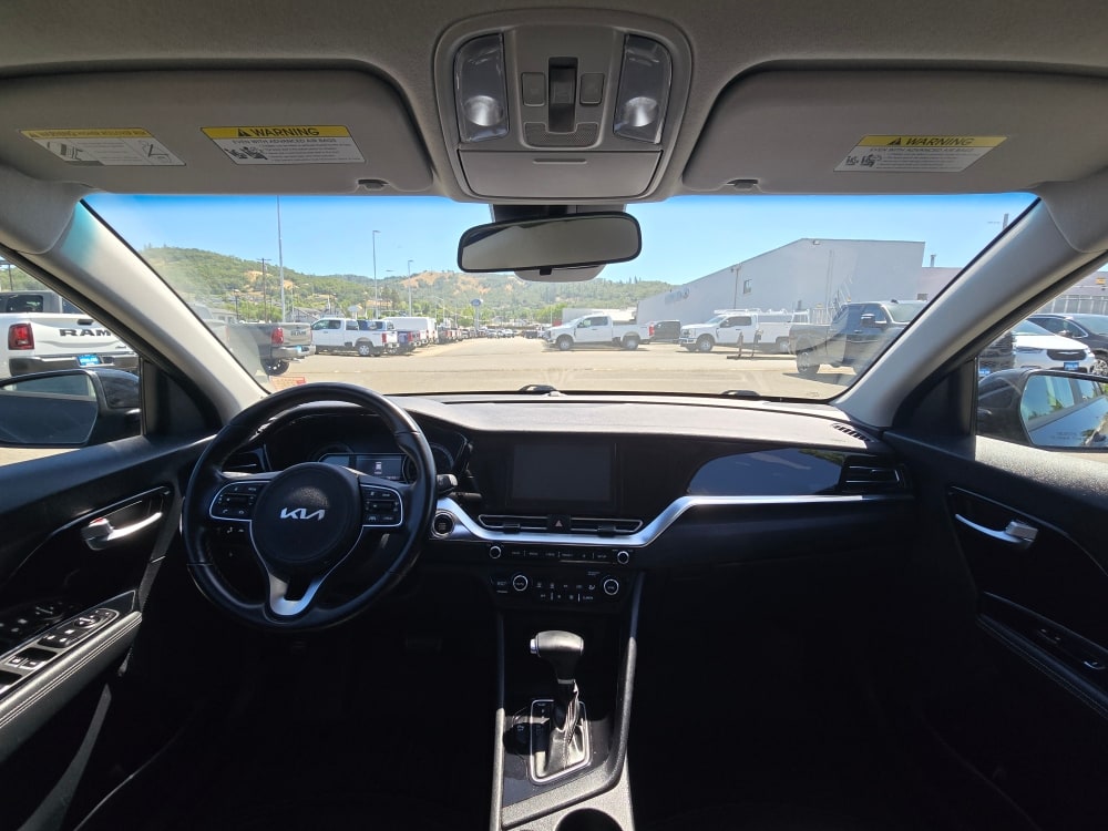 Thumbnail: 2022 Kia Niro - 12