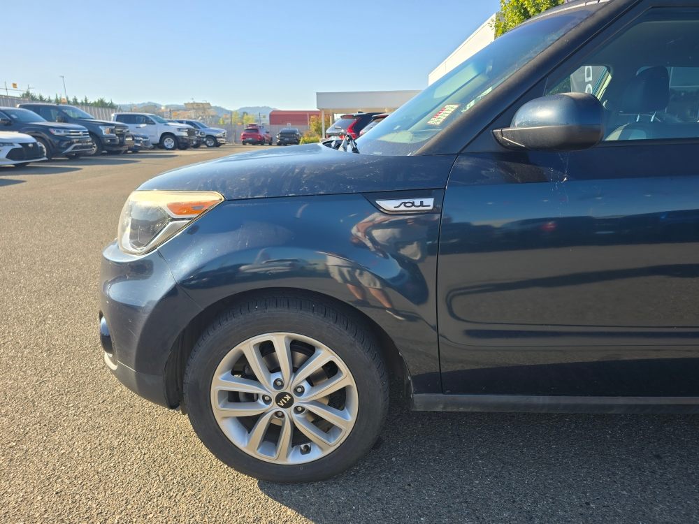 Thumbnail: 2017 Kia Soul - 13