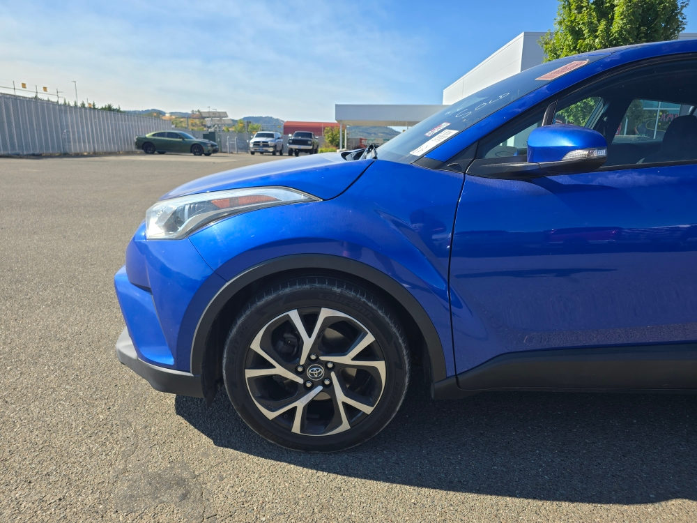 Thumbnail: 2018 Toyota C-HR - 4