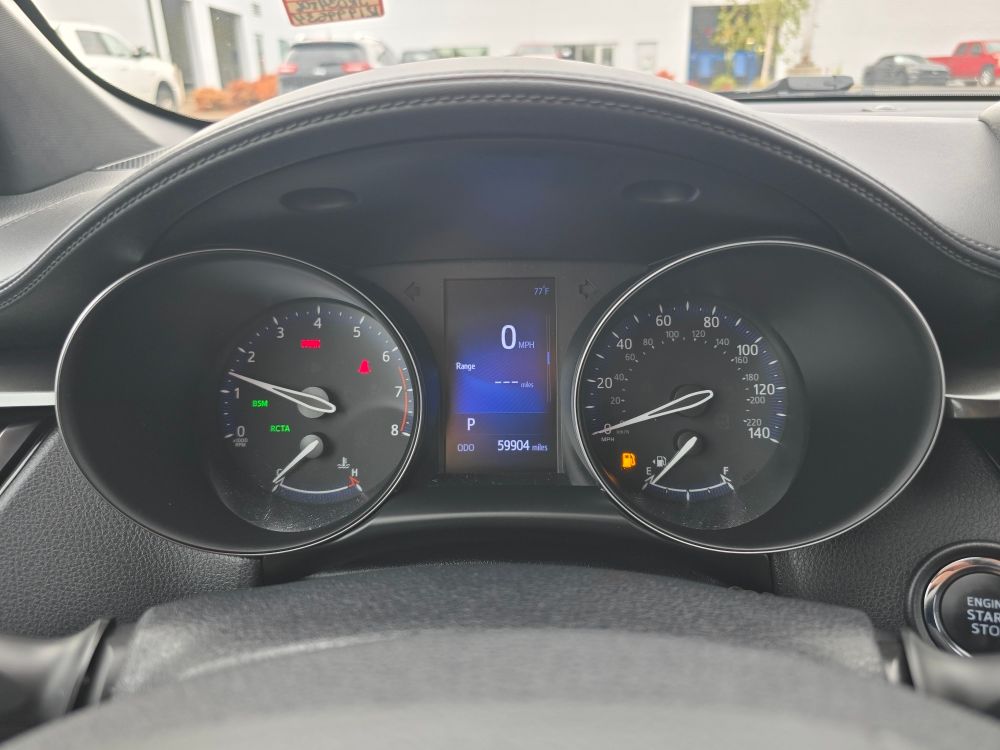 Thumbnail: 2018 Toyota C-HR - 15