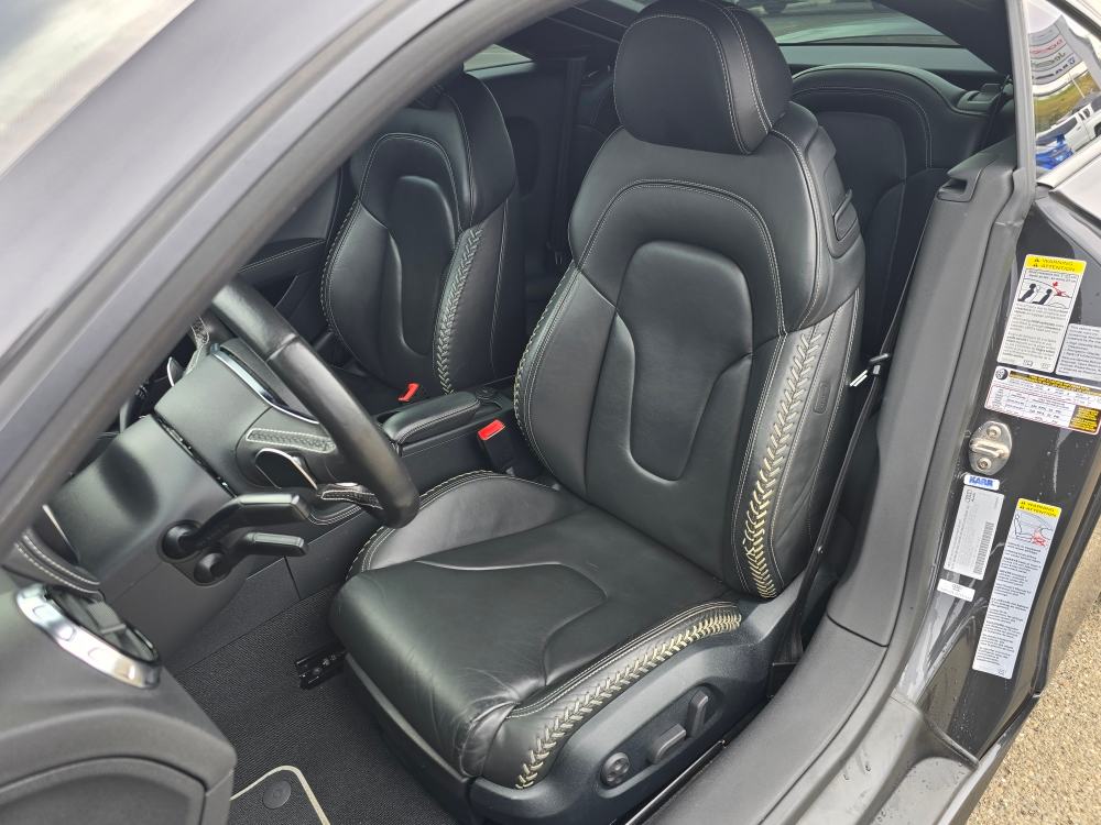 2011 Audi TTS Prestige 11