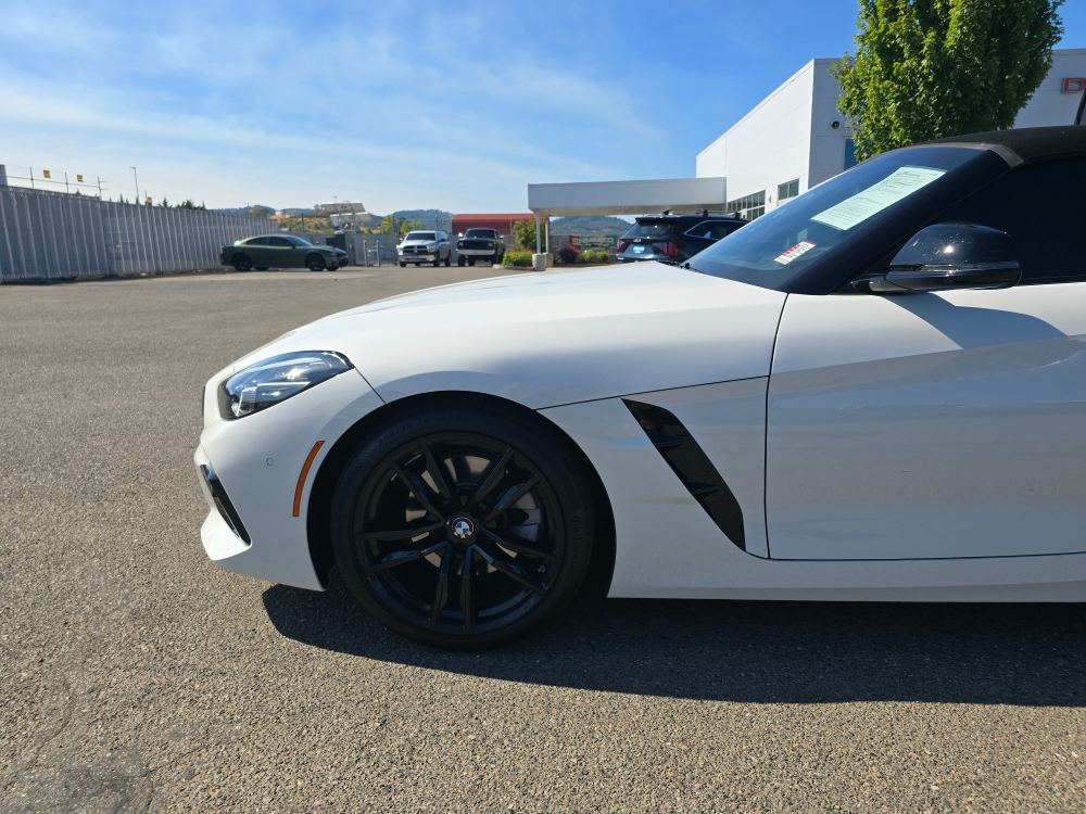 Thumbnail: 2026 BMW Z4 - 5