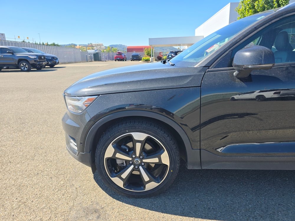 Thumbnail: 2019 Volvo XC40 - 13