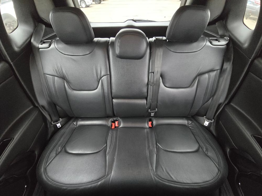 Thumbnail: 2018 Jeep Renegade - 19