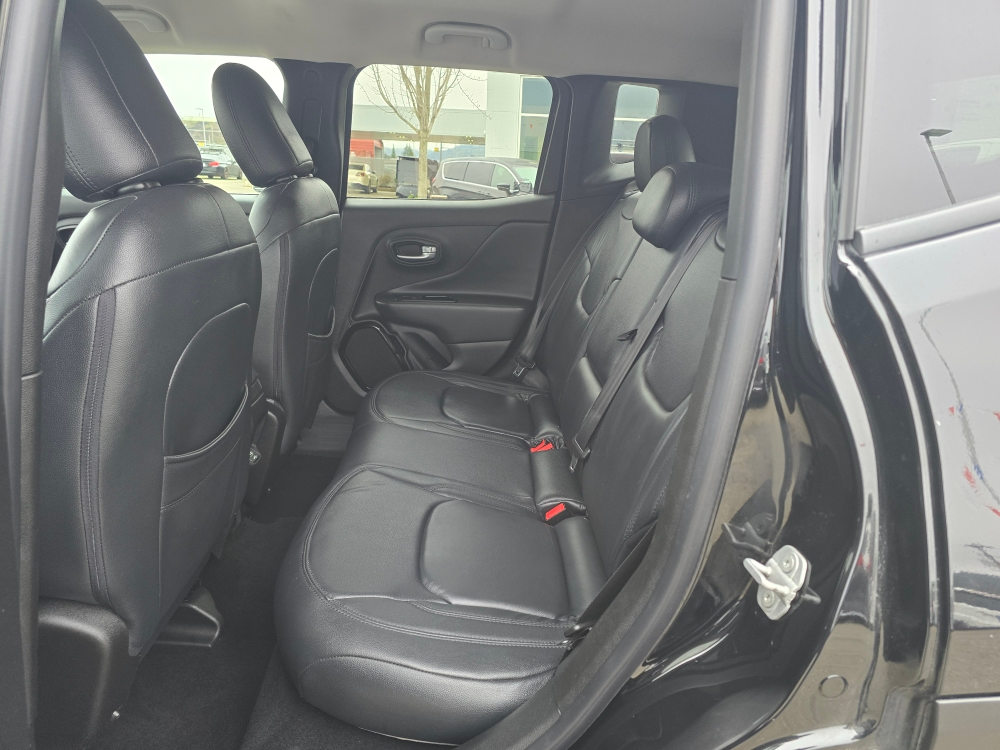 Thumbnail: 2018 Jeep Renegade - 9