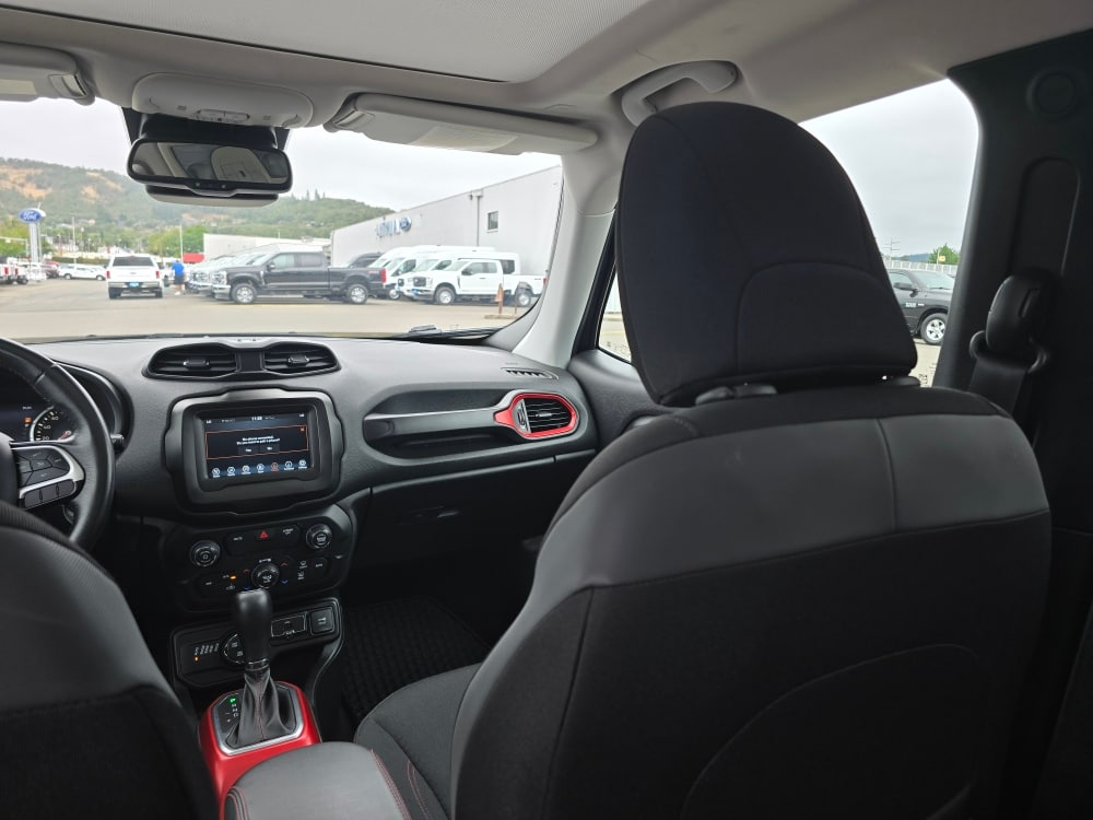 Thumbnail: 2018 Jeep Renegade - 10