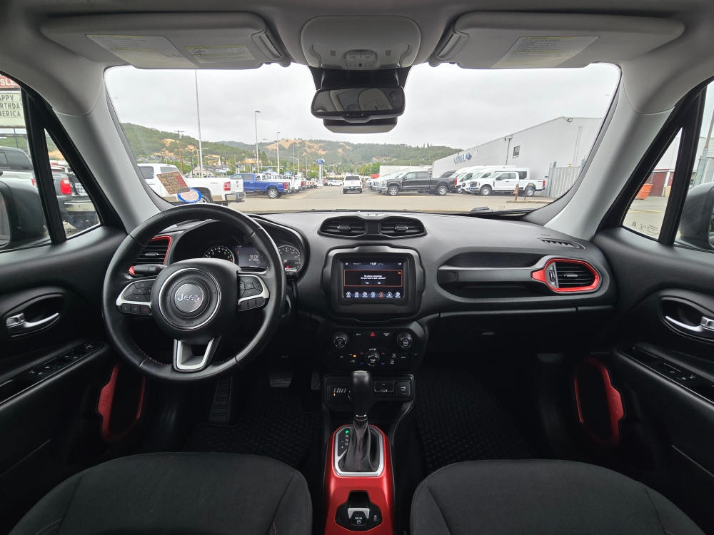Thumbnail: 2018 Jeep Renegade - 11