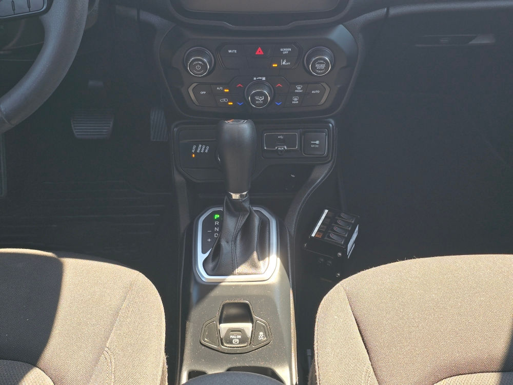 Thumbnail: 2021 Jeep Renegade - 13