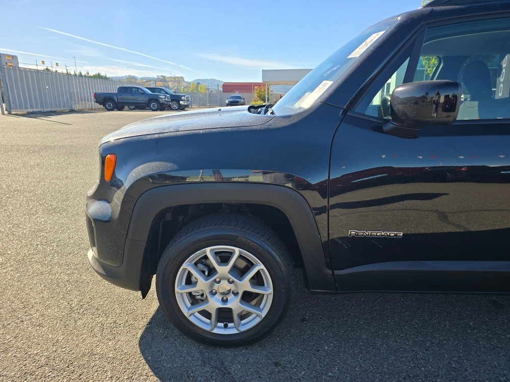 Thumbnail: 2021 Jeep Renegade - 20