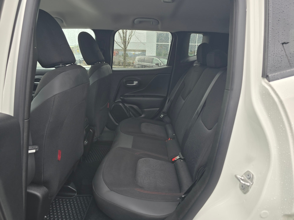 Thumbnail: 2023 Jeep Renegade - 10