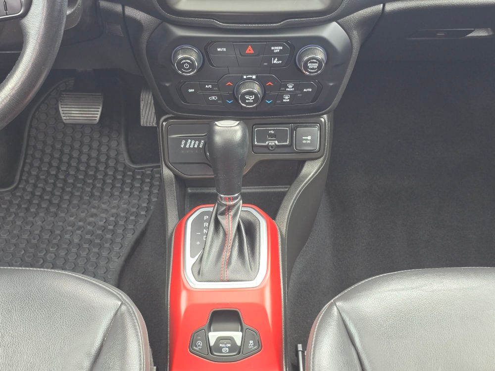 Thumbnail: 2021 Jeep Renegade - 13