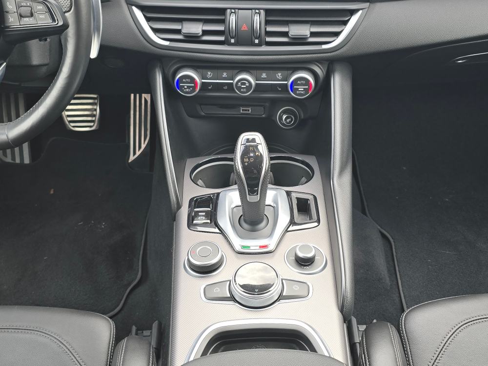 Thumbnail: 2020 Alfa Romeo Giulia - 13