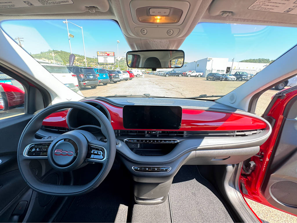 2024 Fiat 500e INSPI(RED) 9