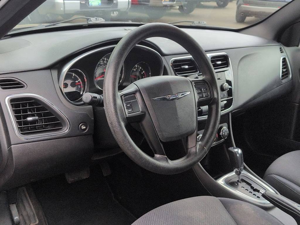 Thumbnail: 2014 Chrysler 200 - 2