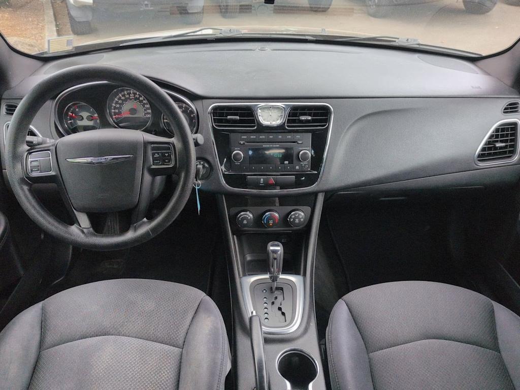 Thumbnail: 2014 Chrysler 200 - 10