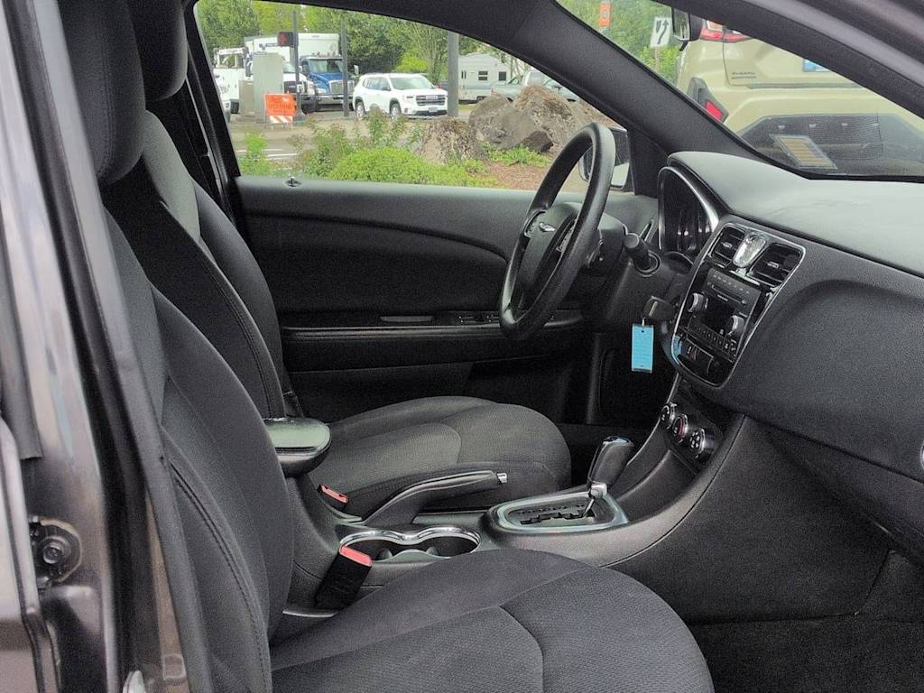 Thumbnail: 2014 Chrysler 200 - 12