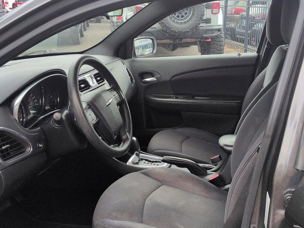 Thumbnail: 2014 Chrysler 200 - 11