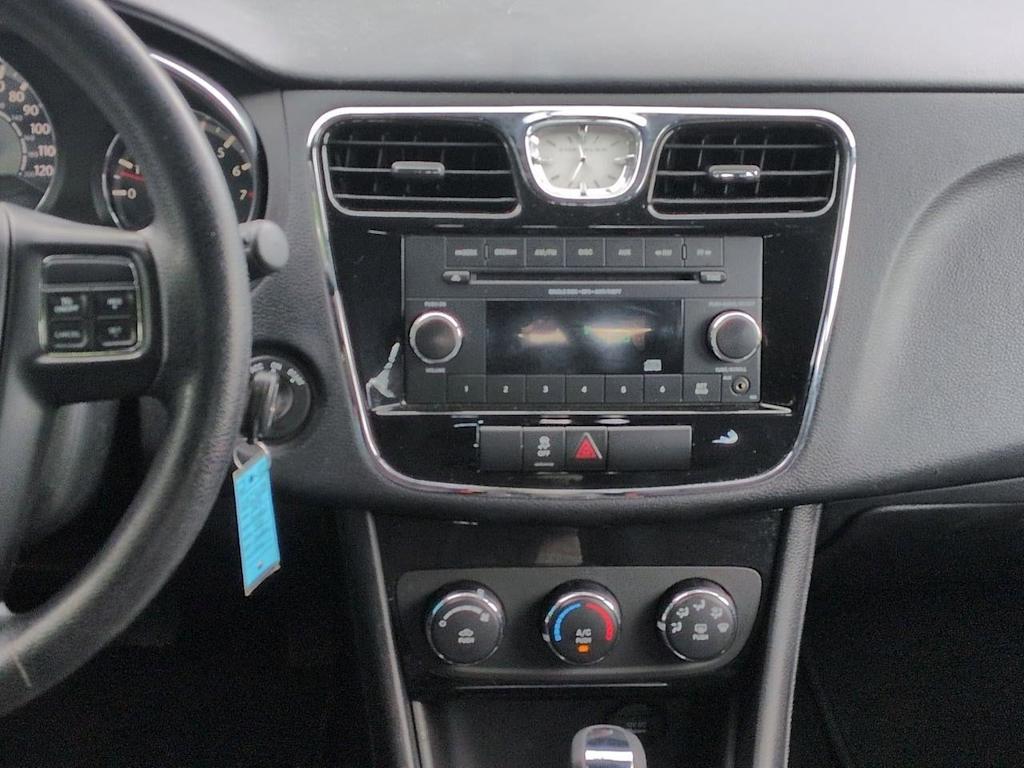 Thumbnail: 2014 Chrysler 200 - 15