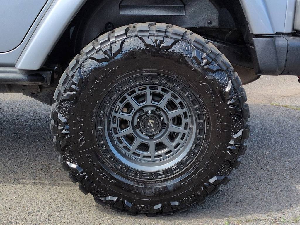 Thumbnail: 2016 Jeep Wrangler - 24