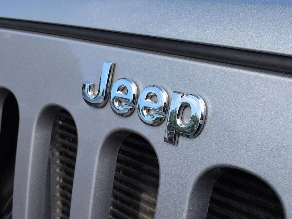Thumbnail: 2016 Jeep Wrangler - 5