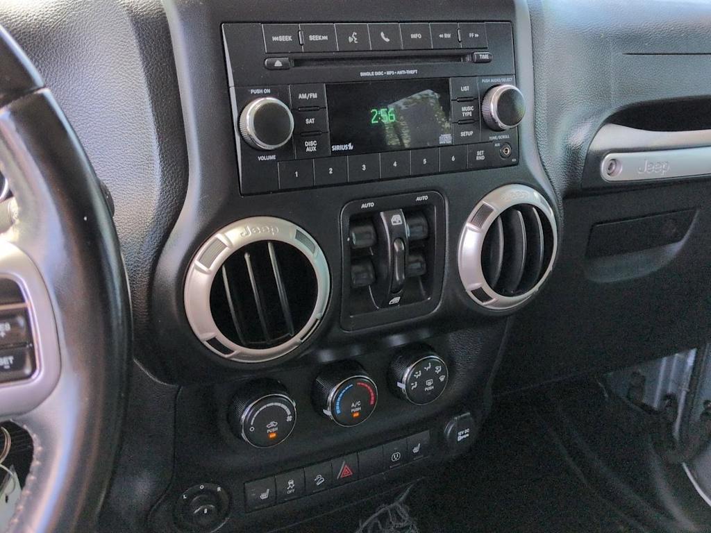 Thumbnail: 2016 Jeep Wrangler - 32