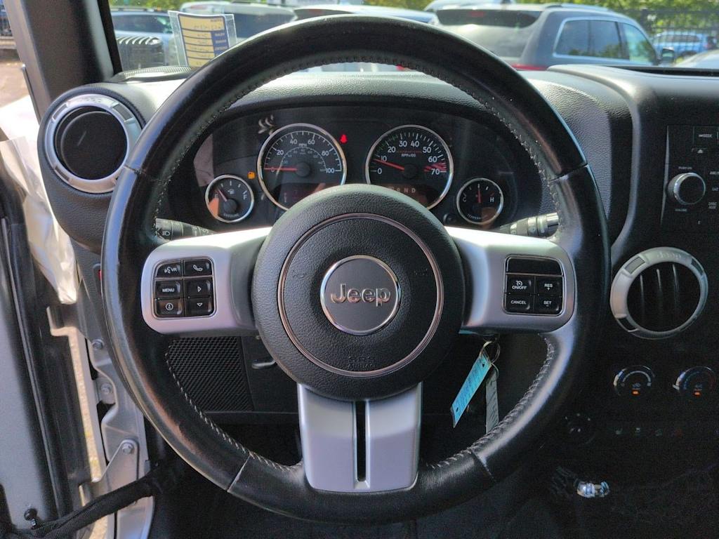 Thumbnail: 2016 Jeep Wrangler - 12