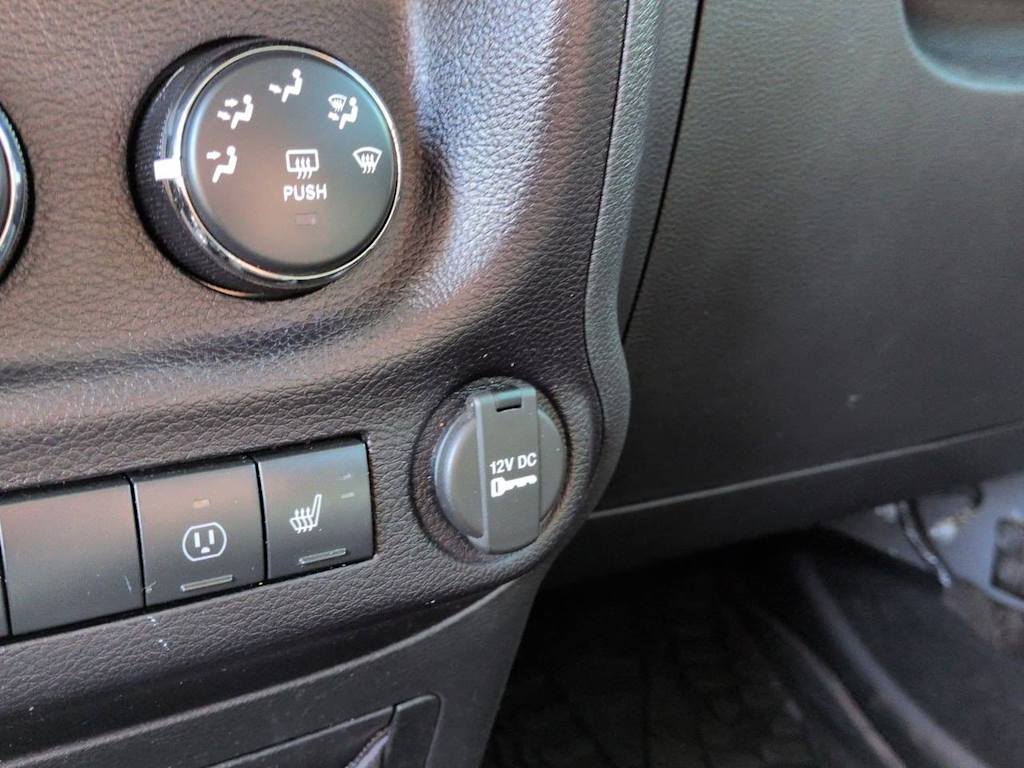 Thumbnail: 2016 Jeep Wrangler - 34