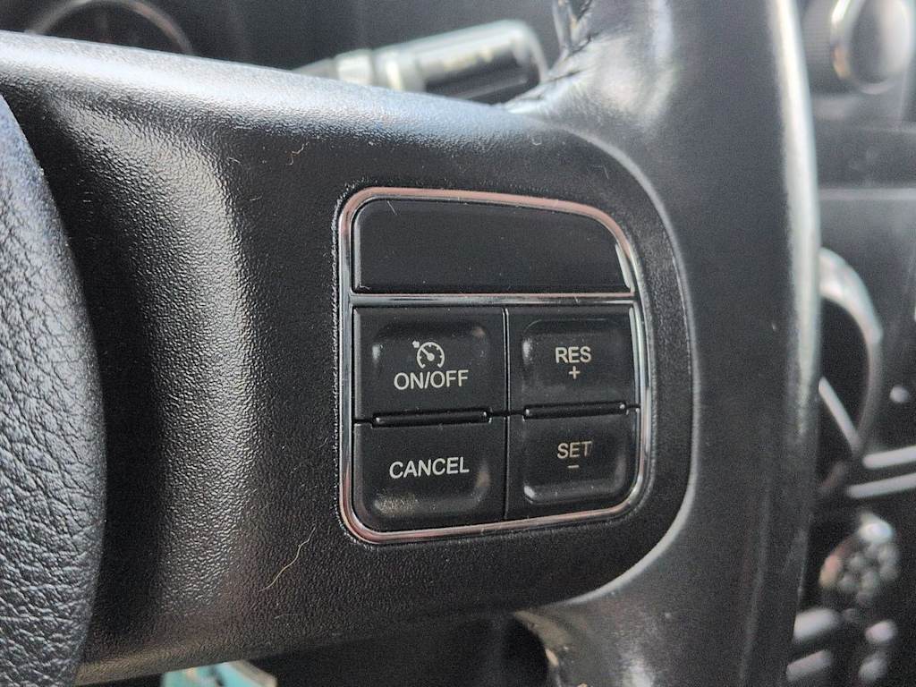 Thumbnail: 2015 Jeep Wrangler - 30