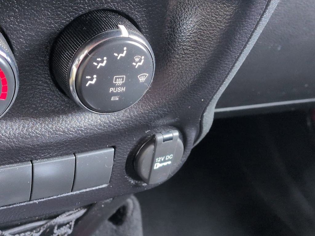 Thumbnail: 2015 Jeep Wrangler - 35