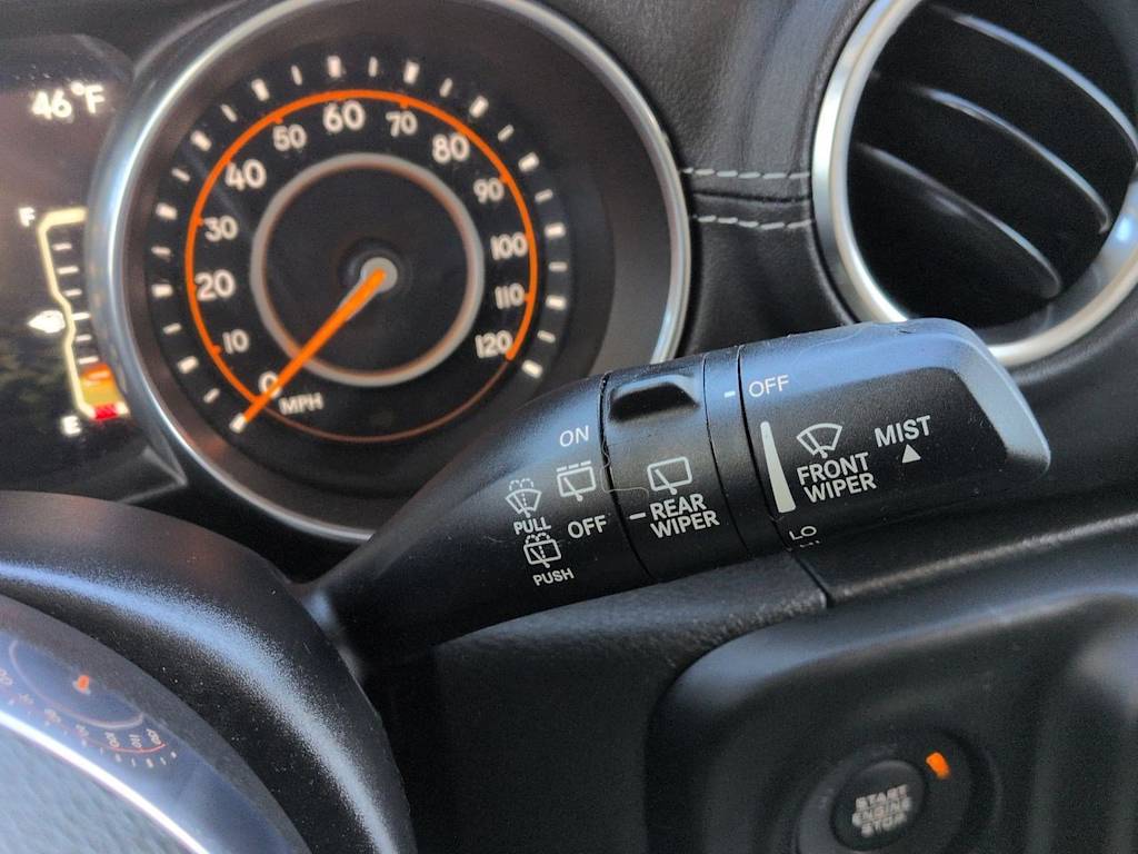 Thumbnail: 2018 Jeep Wrangler - 32