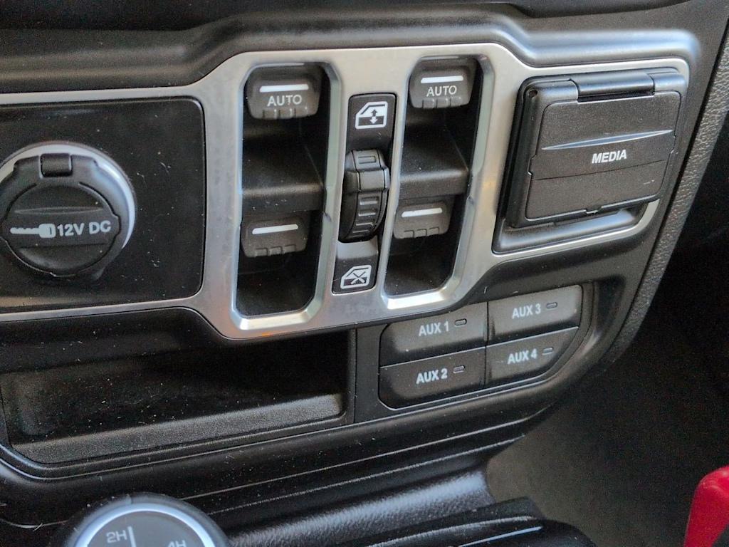 Thumbnail: 2018 Jeep Wrangler - 37