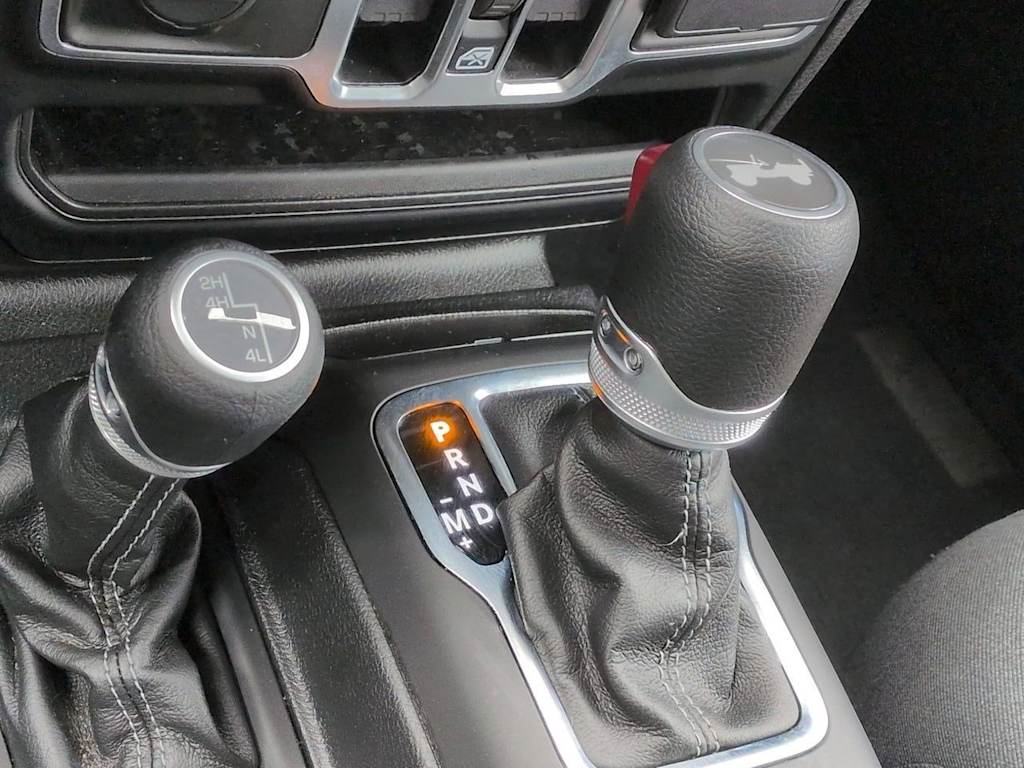 Thumbnail: 2025 Jeep Wrangler - 15