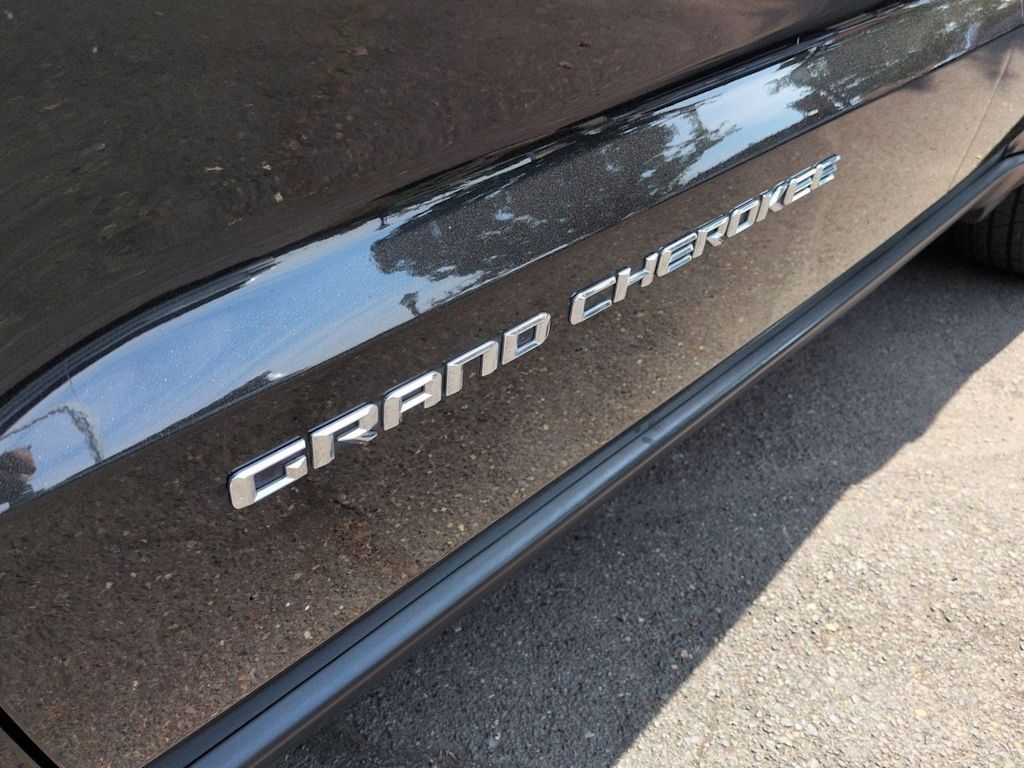 Thumbnail: 2014 Jeep Grand Cherokee - 7