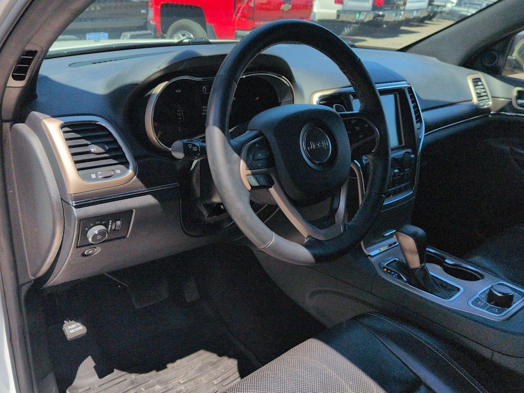 Thumbnail: 2017 Jeep Grand Cherokee - 2