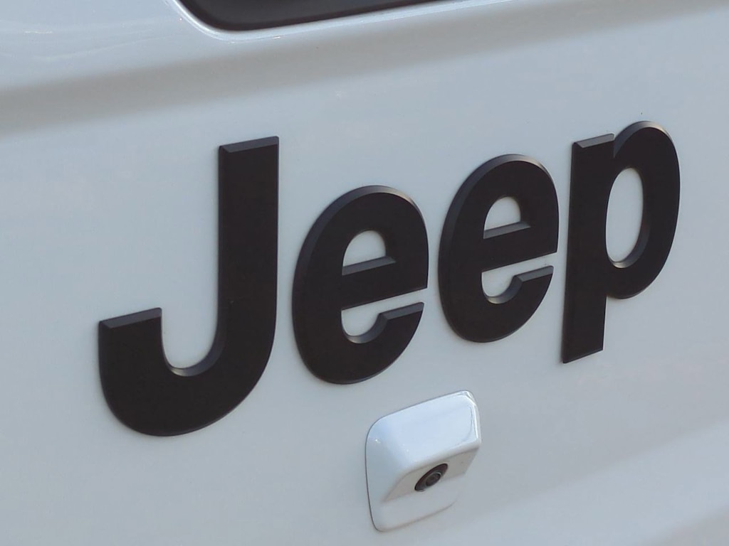 2020 Jeep Gladiator Sport 26