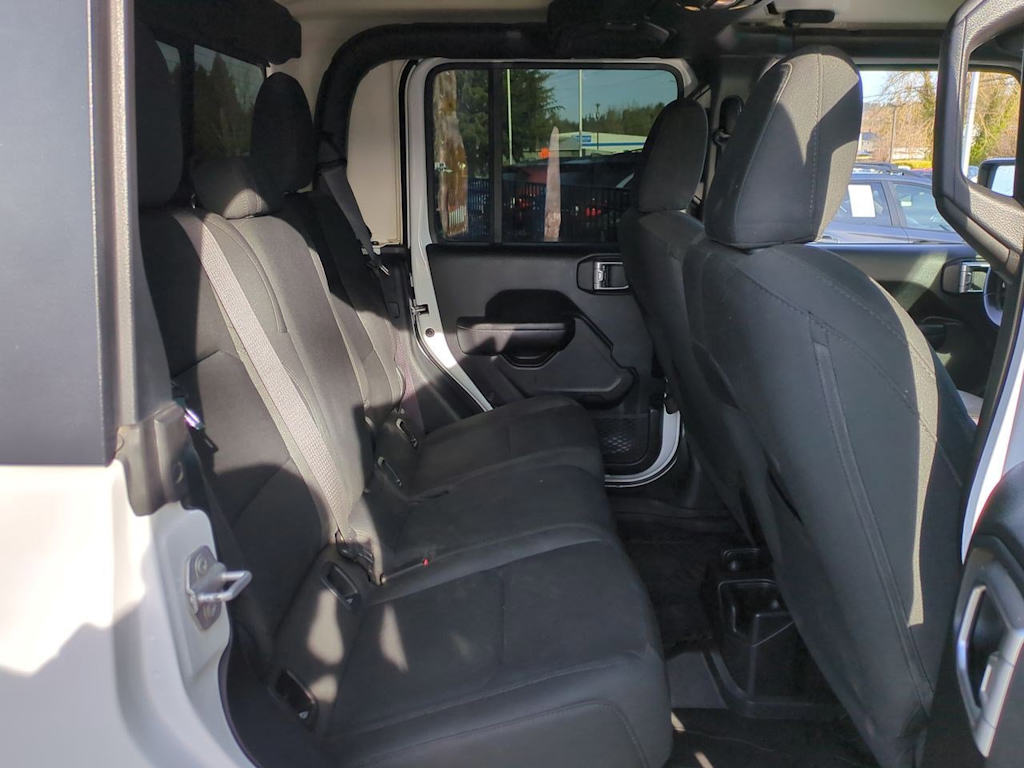 2020 Jeep Gladiator Sport 29