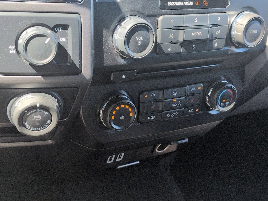 Thumbnail: 2018 Ford F-150 - 33