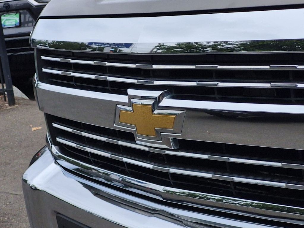 Thumbnail: 2017 Chevrolet Silverado 3500 - 4