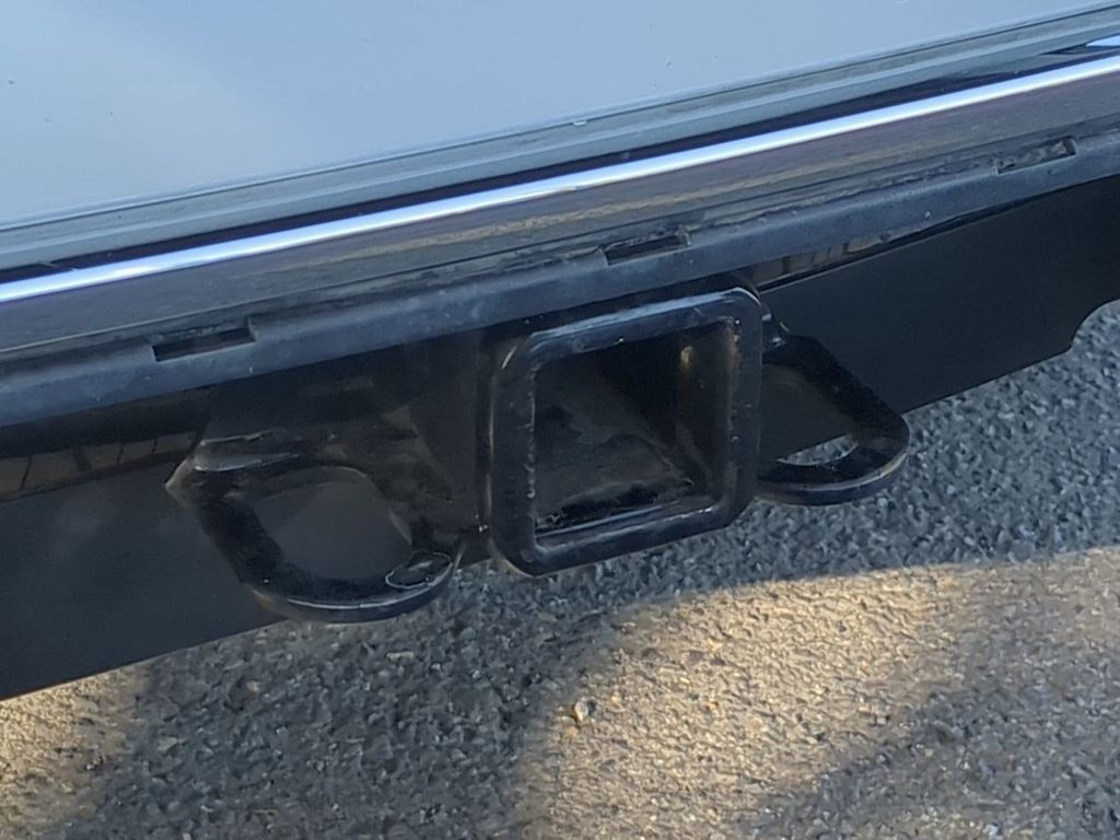 Thumbnail: 2023 GMC Yukon XL - 38