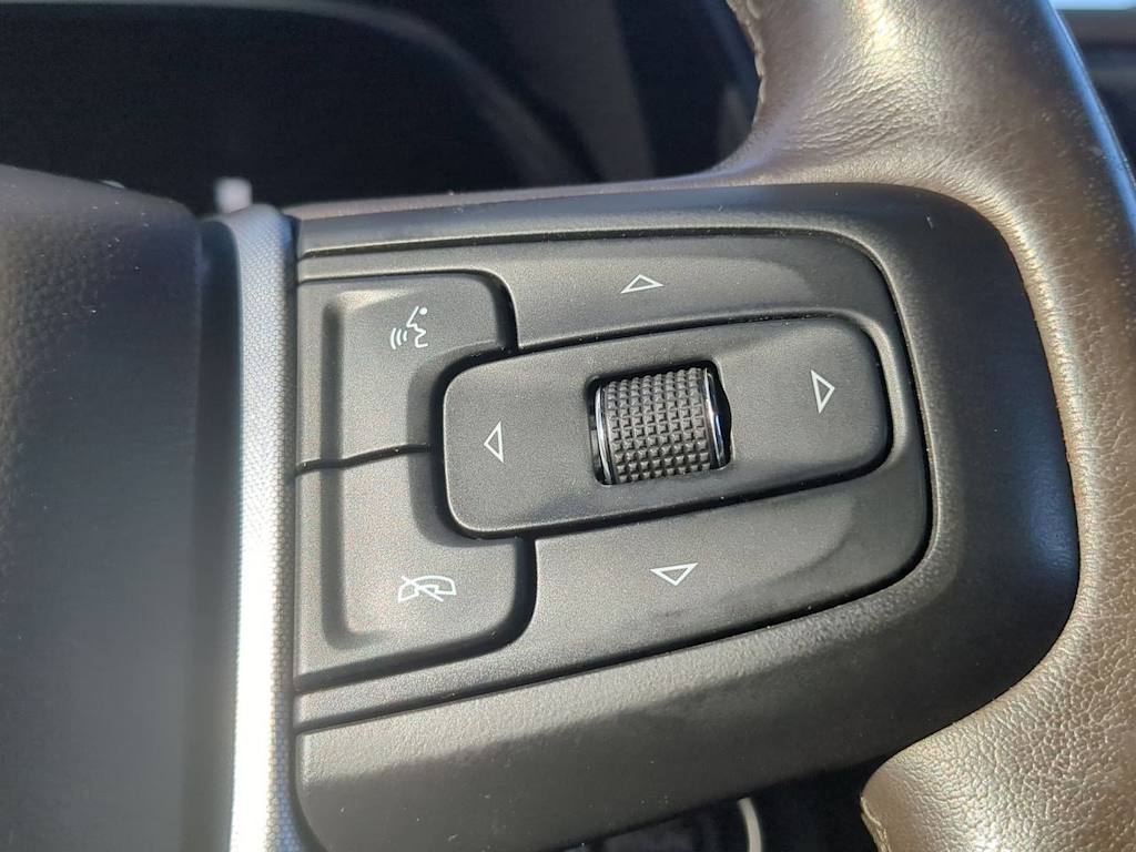 Thumbnail: 2023 GMC Yukon XL - 17