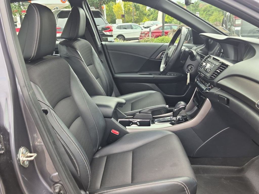Thumbnail: 2017 Honda Accord - 11