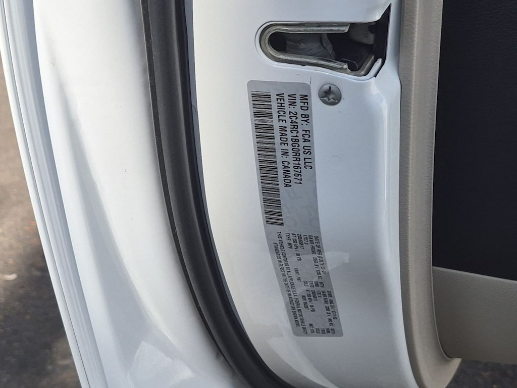 Thumbnail: 2024 Chrysler Pacifica - 19